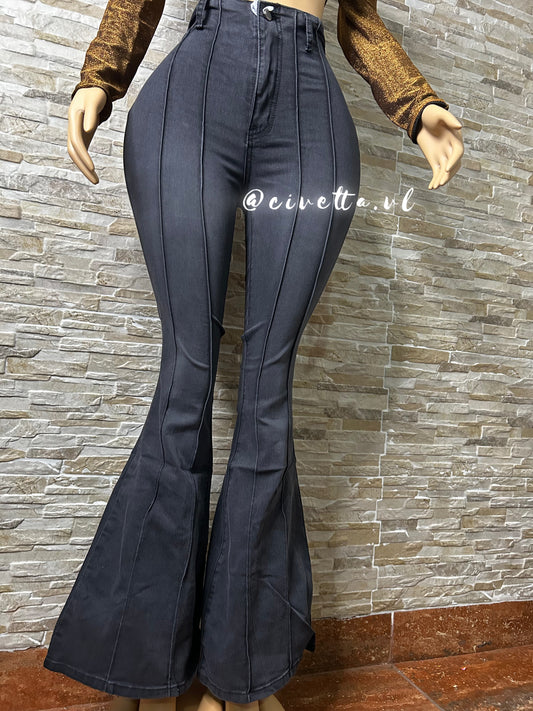 Jeans Flare Push Up grisáceo